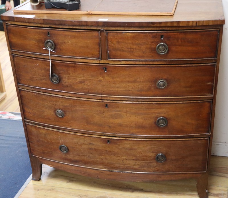 A Regency mahogany bow fronted chest of drawers, W.102cm, D.51cm, H.88cm